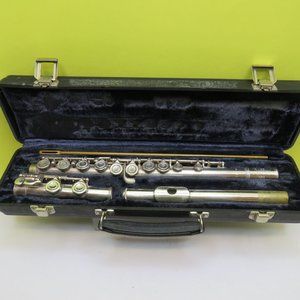 Artley Flute 18-0 #668218 Silver Plated with Hard Case.